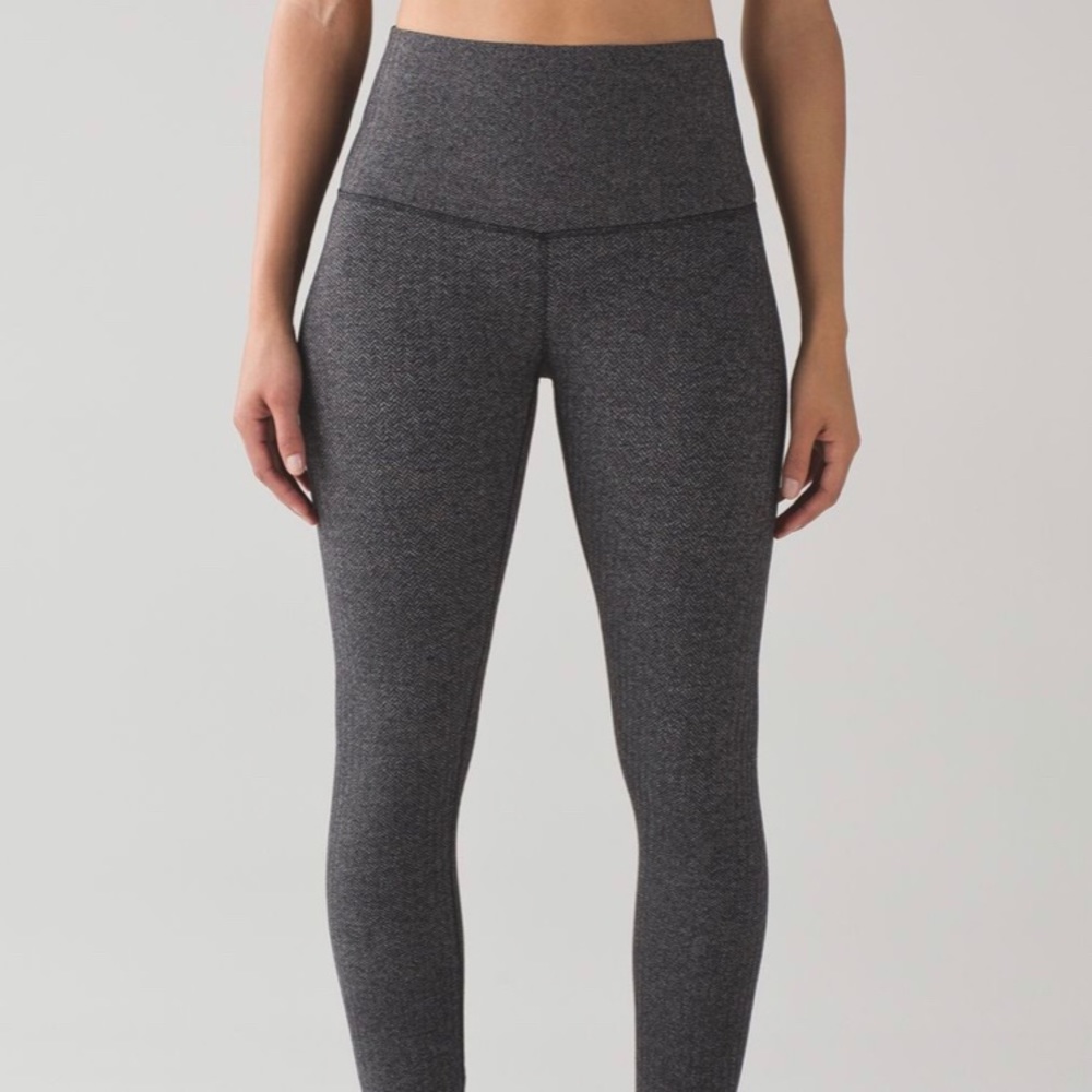 grey heathered wunder unders